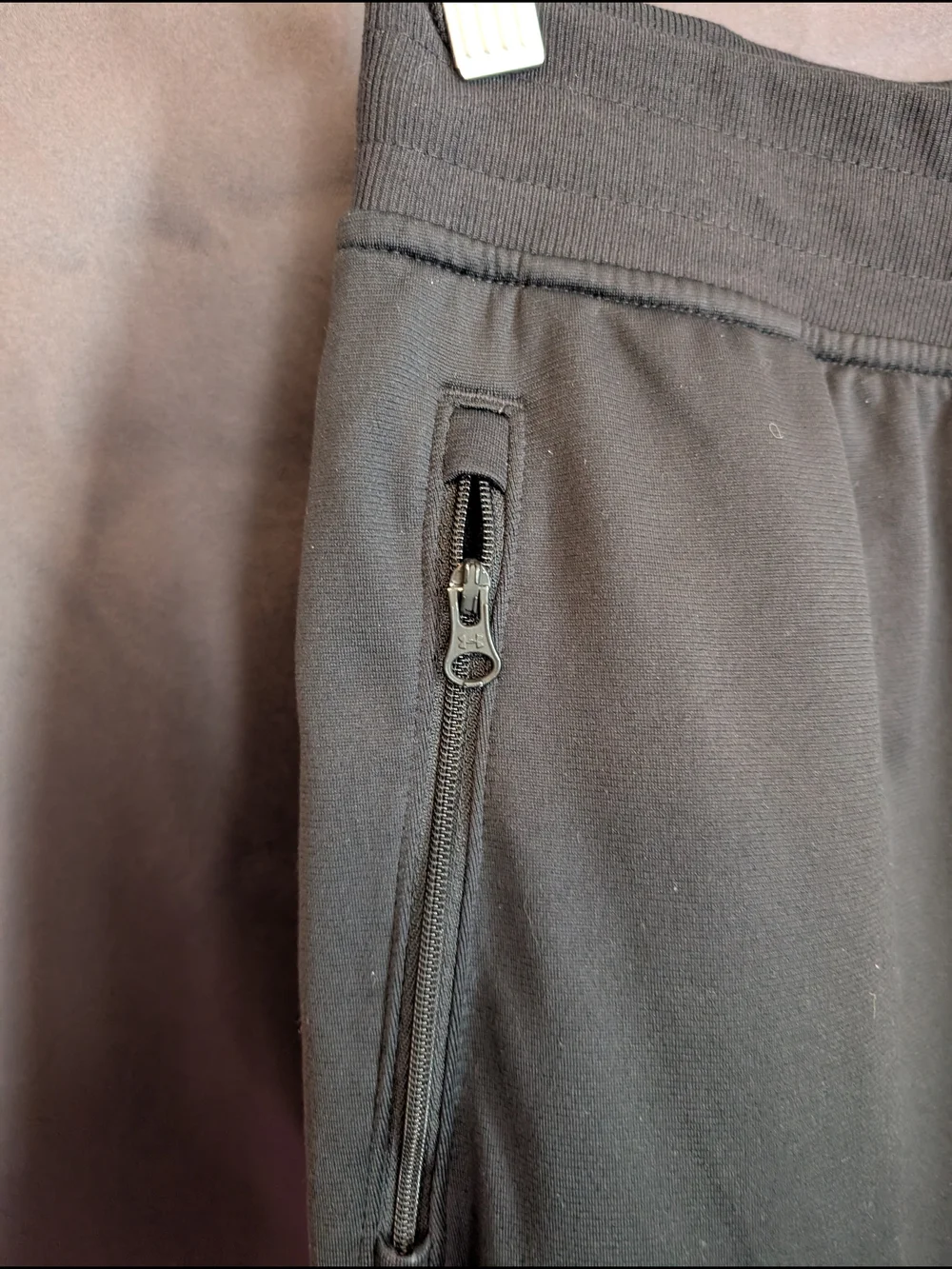 Under Armour Black Athletic Joggers Drawstring Capped Ankles Logo Comfy Track - Picture 5 of 9